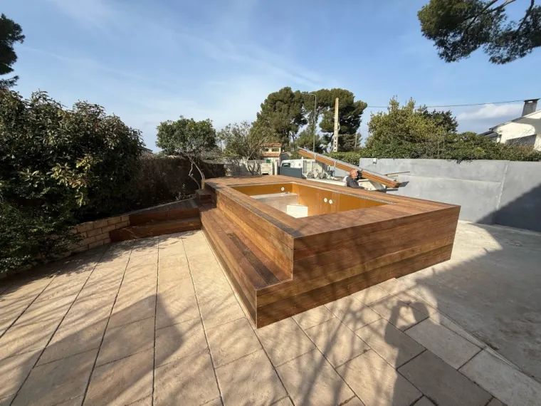 LPB PISCINES avance sur ce projet sur la commune de Marseille 9e, Aubagne, LPB Piscines