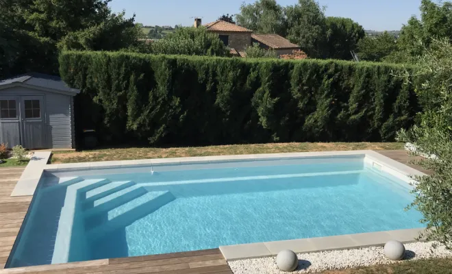 Pose de piscine en coque polyester, Aubagne, LPB Piscines