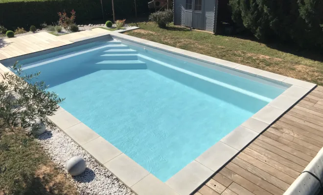 Pose de piscine en coque polyester, Aubagne, LPB Piscines